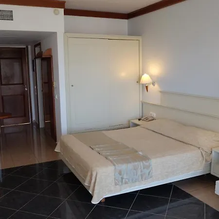Hotel Kipriotis Maris