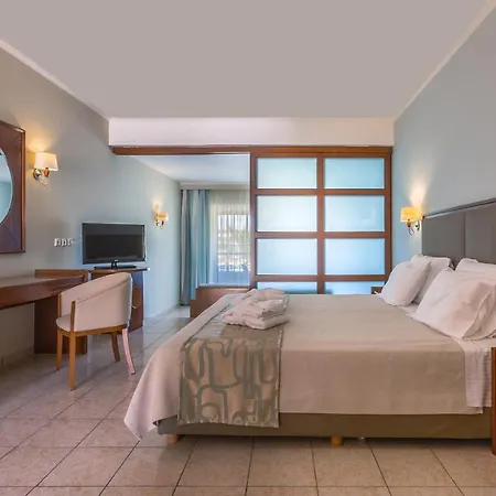 ホテル Kipriotis Maris 5*